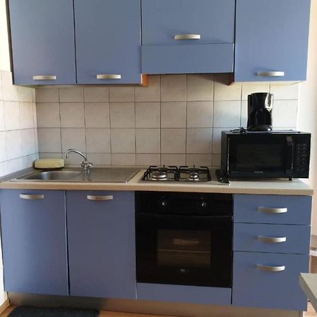 Apartments Berto - 500M To The Beach Ровин Екстериор снимка