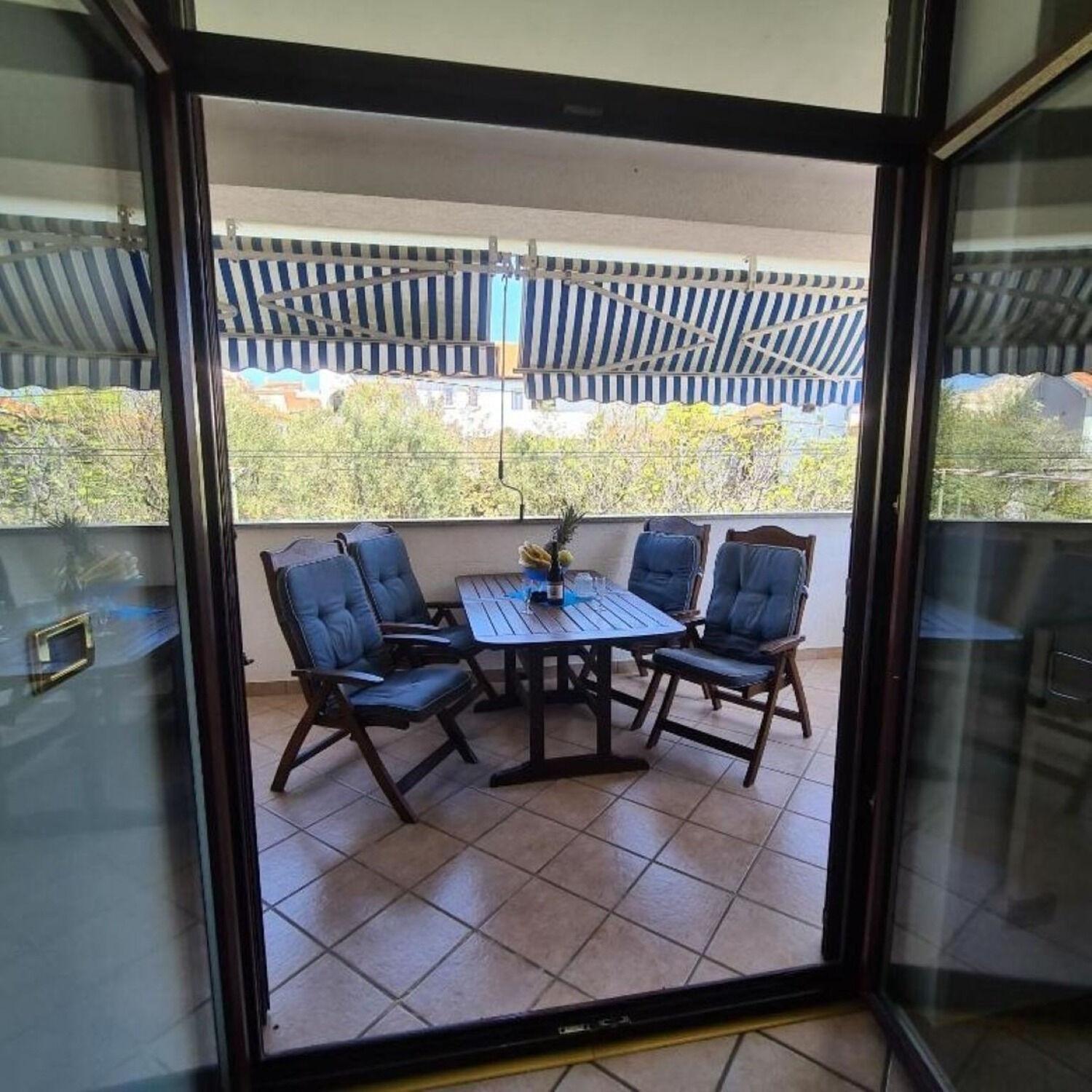 Apartments Berto - 500M To The Beach Ровин Екстериор снимка