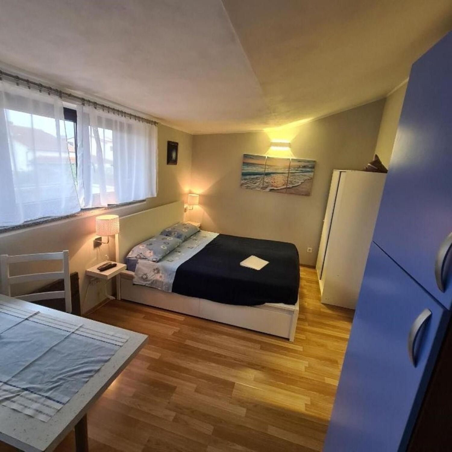 Apartments Berto - 500M To The Beach Ровин Екстериор снимка