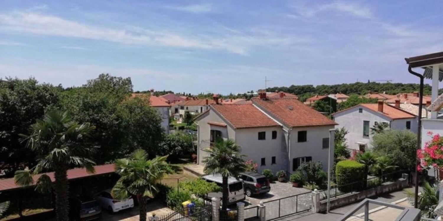 Apartments Berto - 500M To The Beach Ровин Екстериор снимка