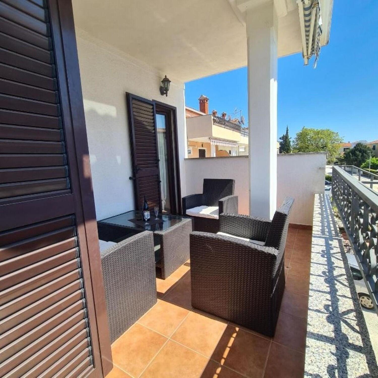 Apartments Berto - 500M To The Beach Ровин Екстериор снимка