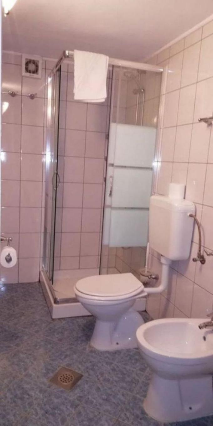 Apartments Berto - 500M To The Beach Ровин Екстериор снимка