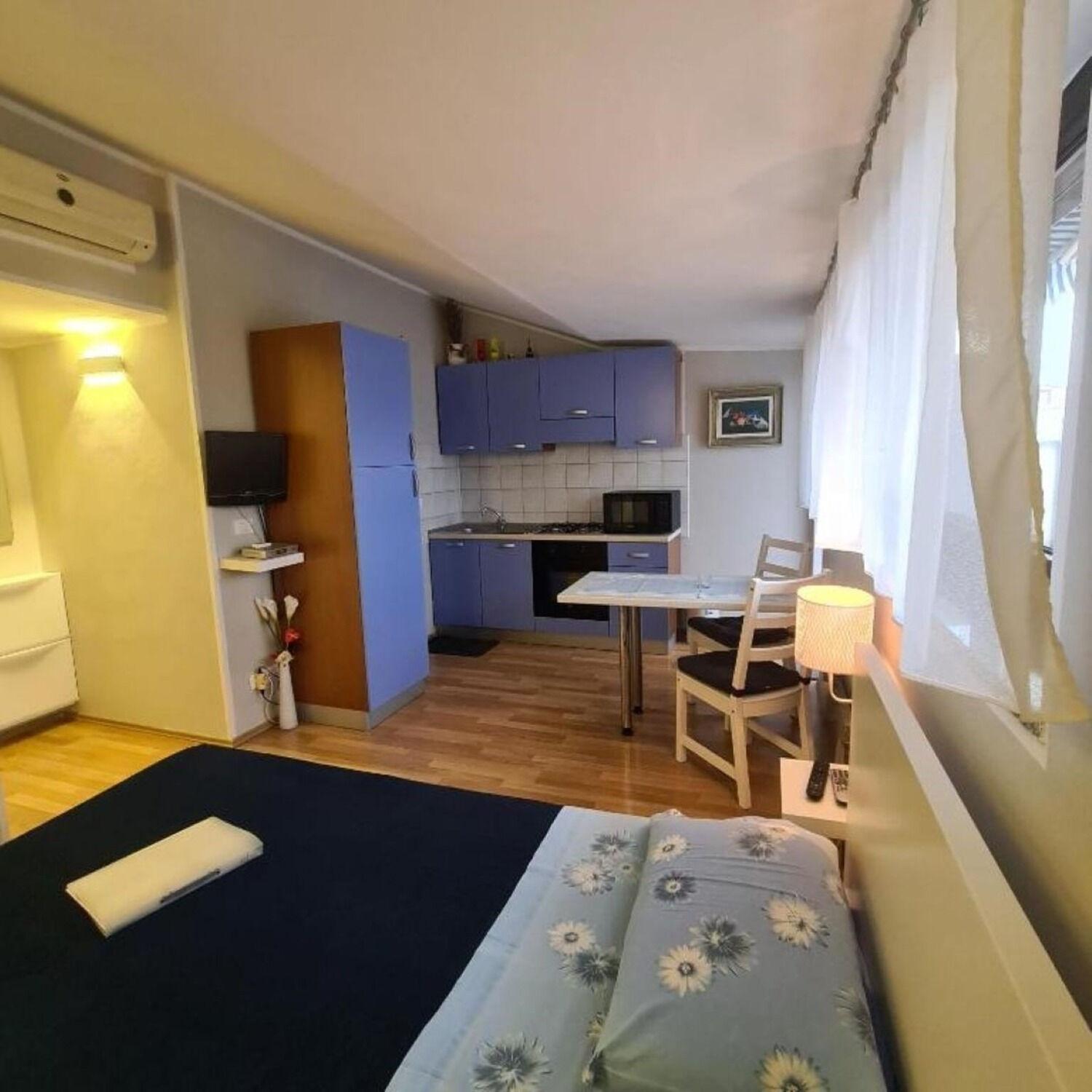 Apartments Berto - 500M To The Beach Ровин Екстериор снимка
