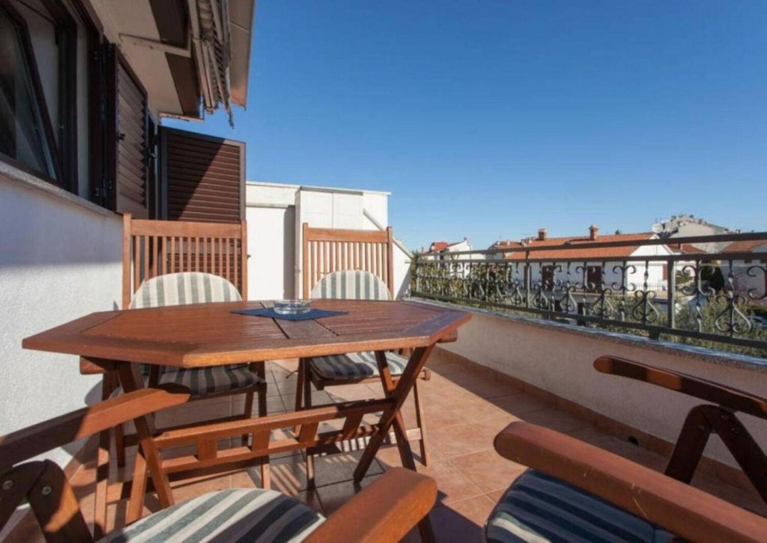 Apartments Berto - 500M To The Beach Ровин Екстериор снимка