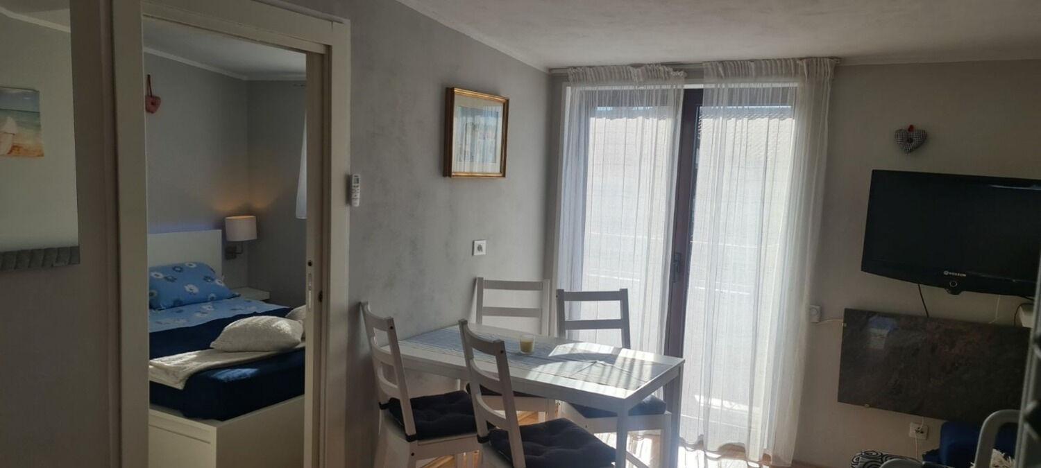 Apartments Berto - 500M To The Beach Ровин Екстериор снимка